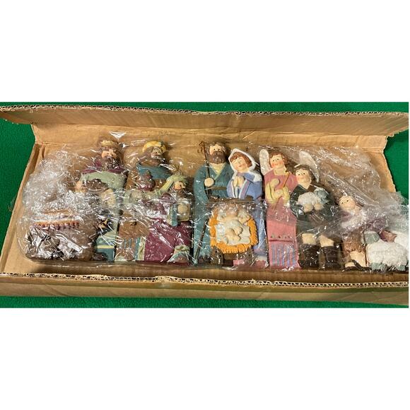 New in Box Hinged Nativity Scene Christmas Holiday Season Table Top Decoration - Picture 3 of 8